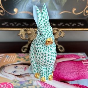 Beautiful Sitting Herend Bunny